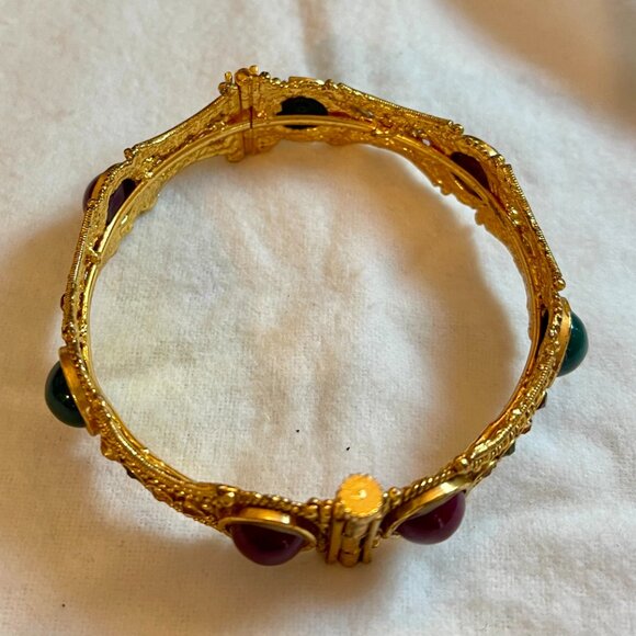 Indian gold-toned hinged bangle with crystals and green/red stones, screw close - Picture 5 of 13